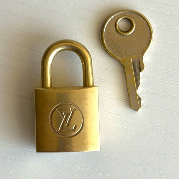 Louis Vuitton Handbags - LOUIS VUITTON #231 brass LOCK & 1 KEY gold lock VINTAGE Rare 231